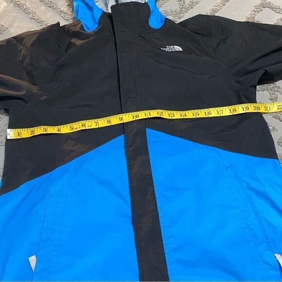 The North Face Kids Jacket - Black and Blue - Picture 13 of 16